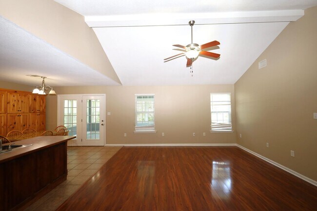 Foto del edificio - Available Soon! 413 Byson Circle