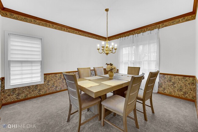 Building Photo - 1456 Della Dr