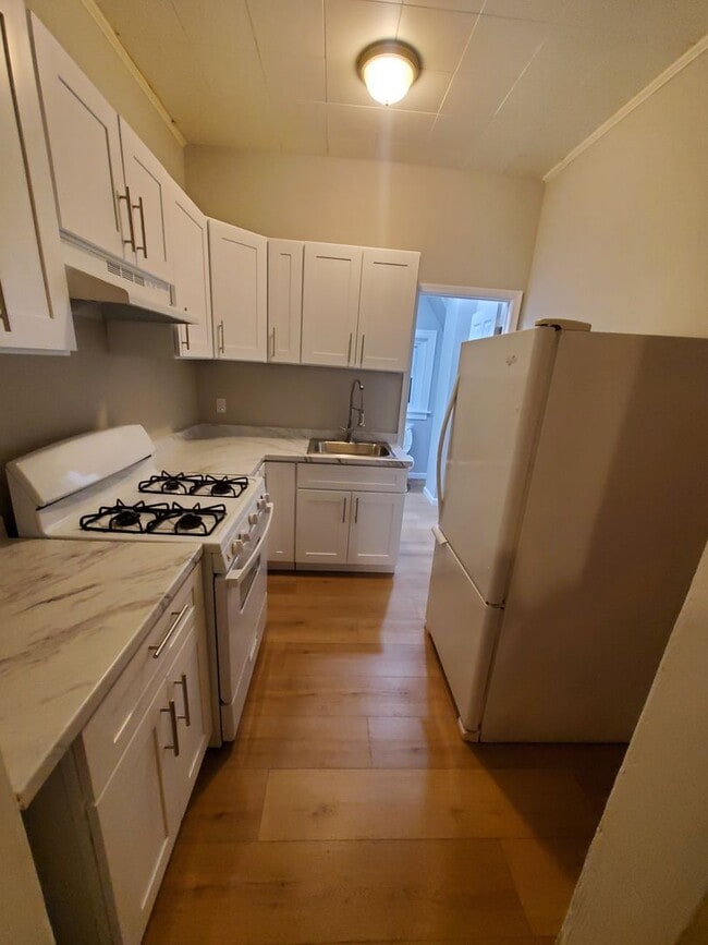 Foto del edificio - 221 N Penn St