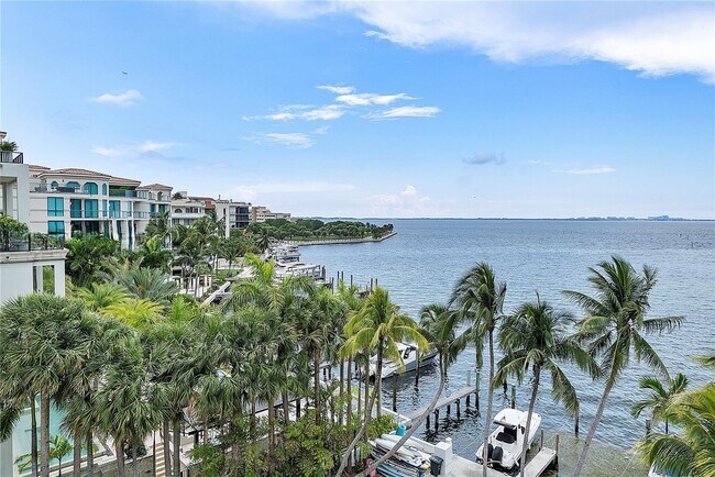 Building Photo - 1600 S Bayshore Ln