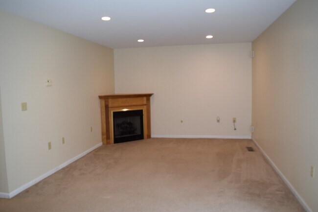 Building Photo - 140 Kenley Ct