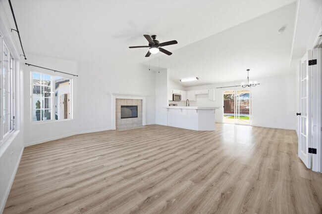 Building Photo - SILVERCREEK BEAUTY !!!