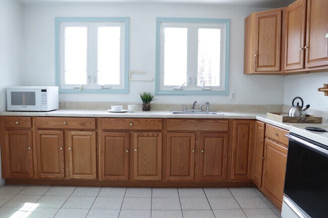 Foto del edificio - 5801 Douglas St