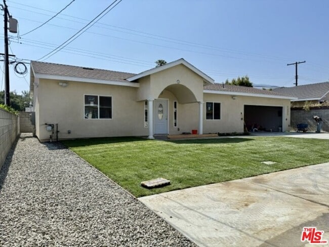 Building Photo - 1221 N Azusa Ave