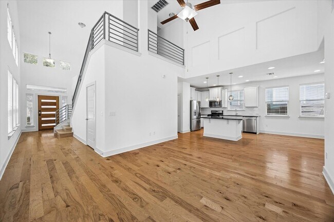 Building Photo - 7203 Bertram Ct