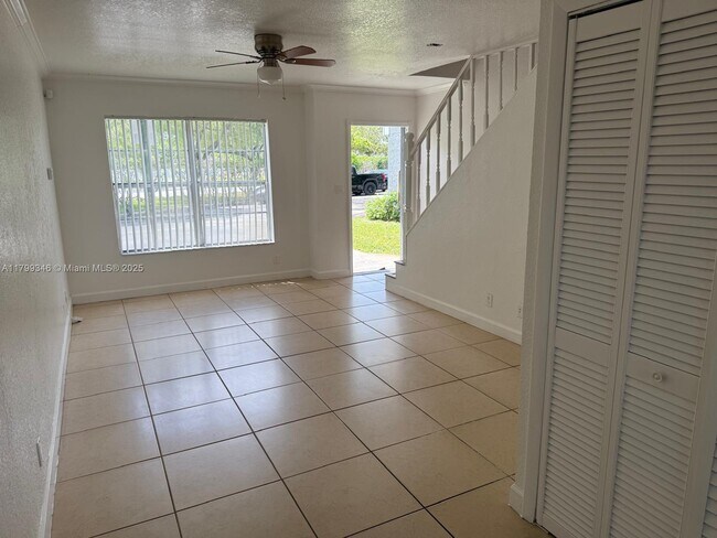 Foto del edificio - 4701 NW 9th Dr