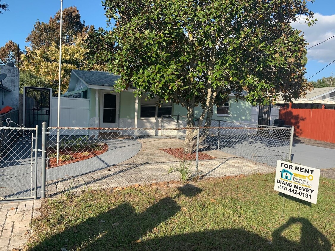 3 bedroom 1 bath recently refurbished wit... - 3 bedroom 1 bath recently refurbished  wit...