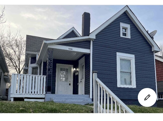 Building Photo - 1226 Tecumseh St