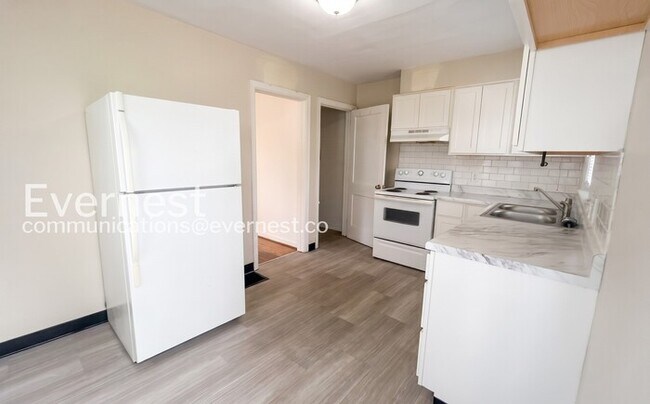 Foto del edificio - 969 Sheridan Ave