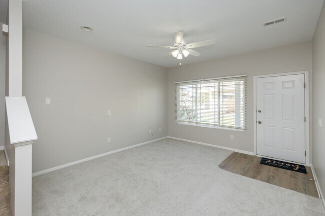Foto del edificio - CHARMING TOWNHOME!! 2 Bedroom, 3 Bathroom Townhome in Ankeny!