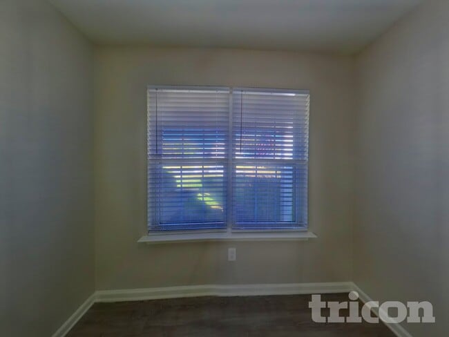 Building Photo - 1517 Crandon Dr