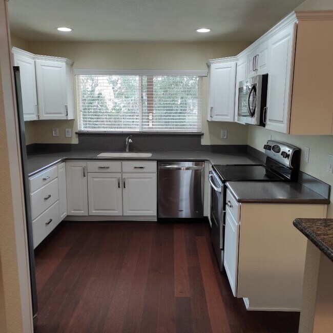 Foto del edificio - 4909 E Presidio Rd