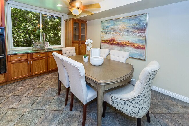 Foto del edificio - 4610 Densmore Ave