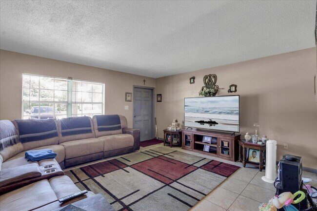 Building Photo - 2317 St Lucie Blvd