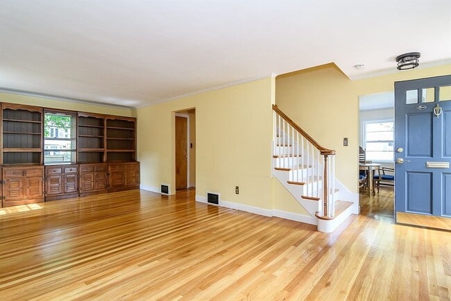 Photo - 115 Parker Rd House