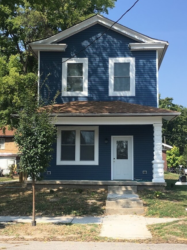 Photo - 631 E Chestnut St Apartment