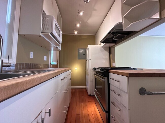 Foto del edificio - Modern and Affordable in Cully