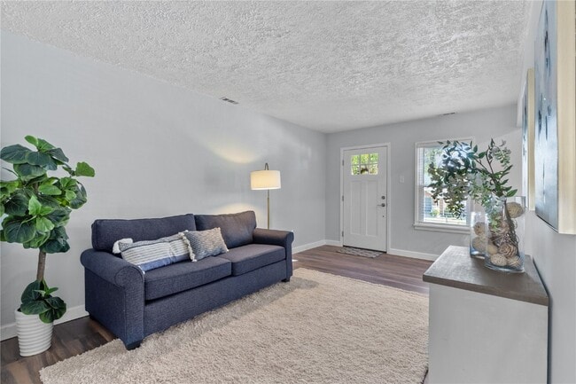 Building Photo - 1433 Collins Ave