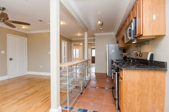 Foto del edificio - 3328 Sherman Ave NW