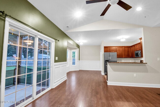 Building Photo - 102 Conley Hills Dr
