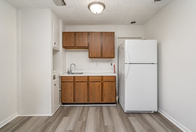 Foto del edificio - Cozy Efficiency Apartment in Midland $800 per Month Utilities included!