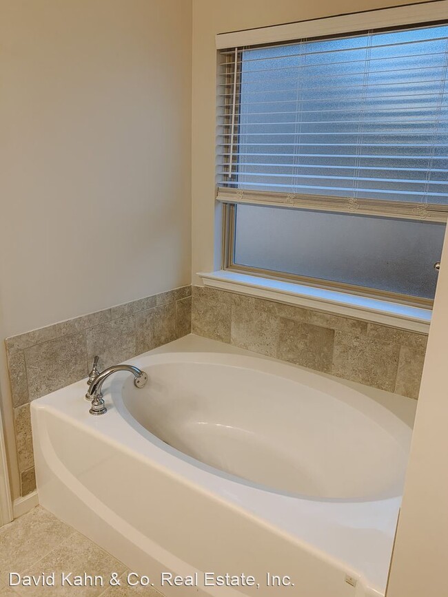 Building Photo - 3 br, 2 bath House - 451 Buena Vista Way