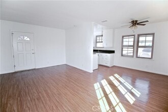 Building Photo - 6951 Simpson Ave
