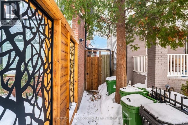 Building Photo - 23 Maria St