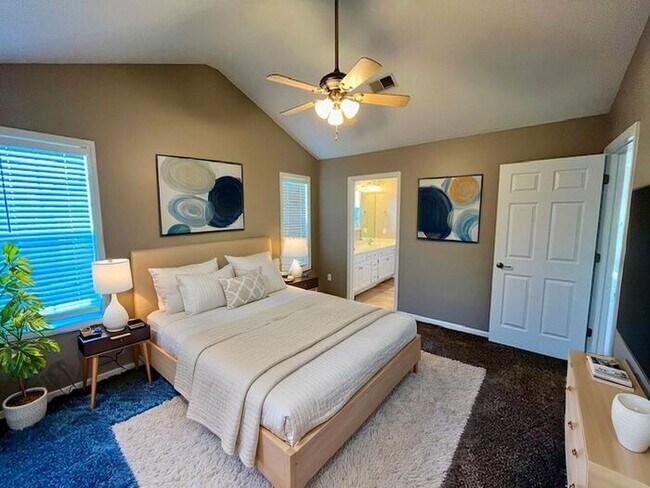 Foto del edificio - AFFORDABLE, SPACIOUS RANCH STYLE DUPLEX IN RAYMORE!