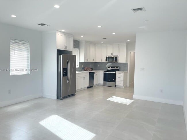 Building Photo - 6331 SW 23rd St