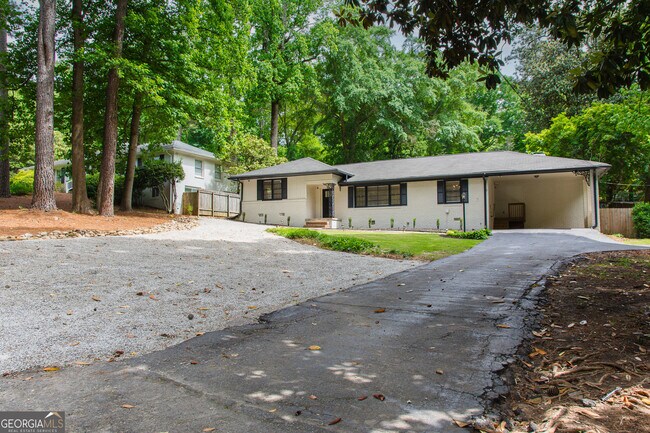 Building Photo - 4090 Land O Lakes Dr NE
