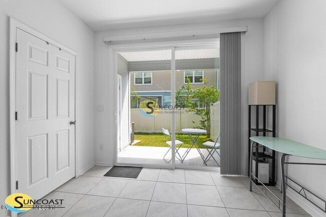 Building Photo - 8318 Zenith Cir