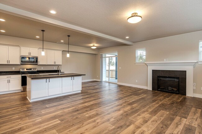 Building Photo - Modern 4-Bed, 2.5-Bath Home with Garage & ...