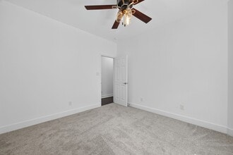 Building Photo - 714 Zoe St