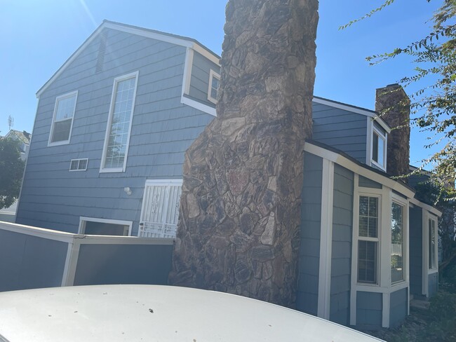 Building Photo - 1417 Plymouth Rock Way