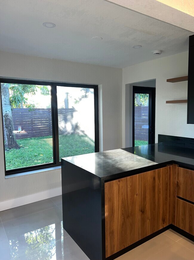 Foto del edificio - 3511 NW 35th Ave