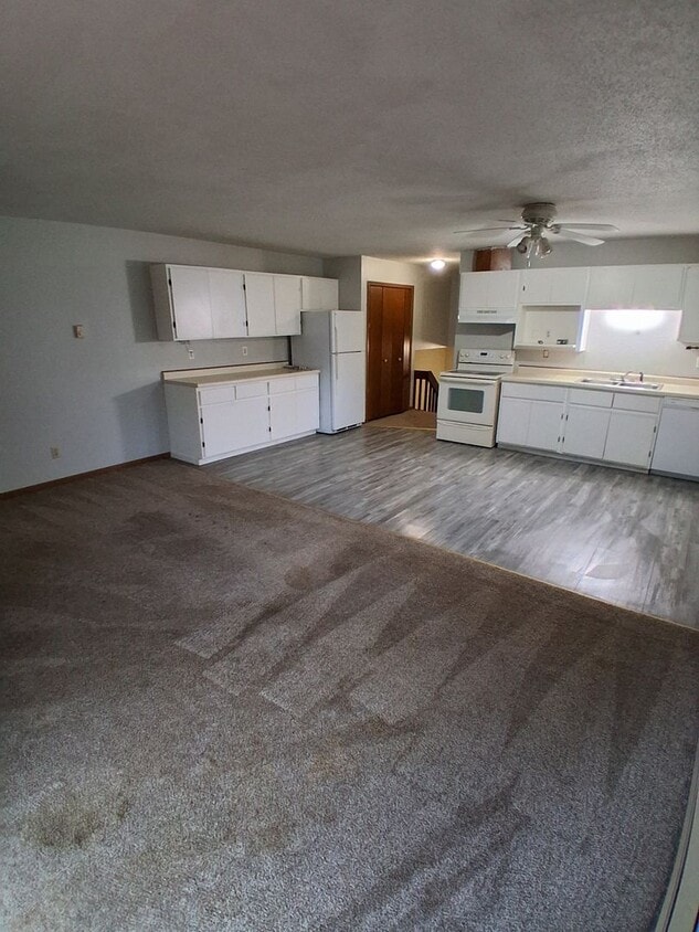 Primary Photo - Sycamore Street Duplex