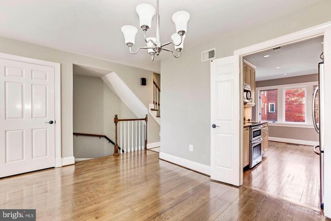 Foto del edificio - 3956 Georgetown Ct NW