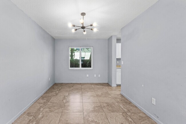 Foto del edificio - 13789 Yarmouth Dr