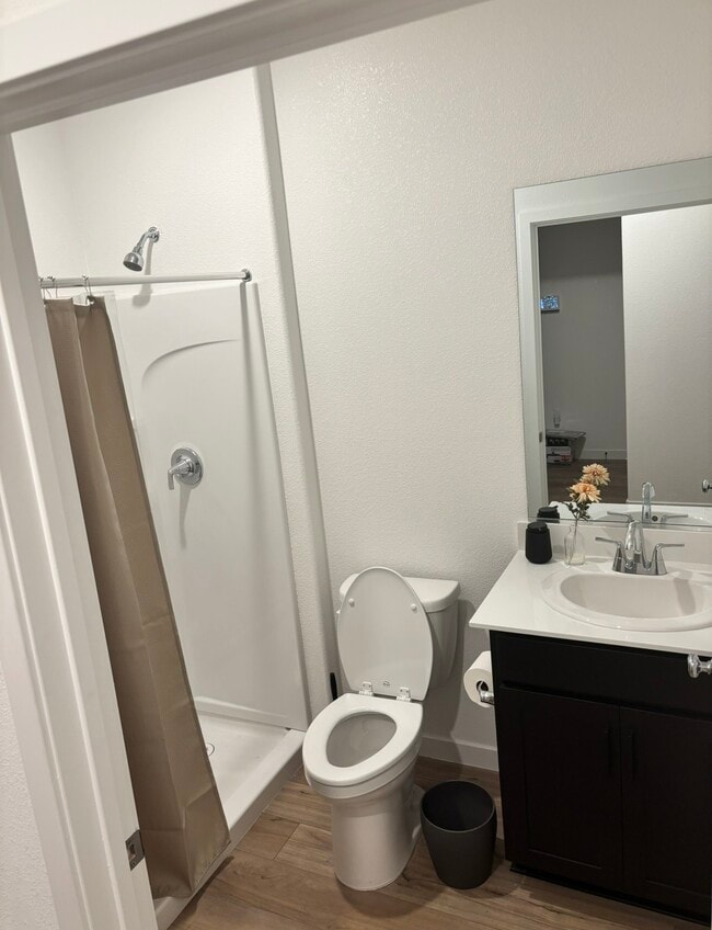 Building Photo - 1751 Eiffel St