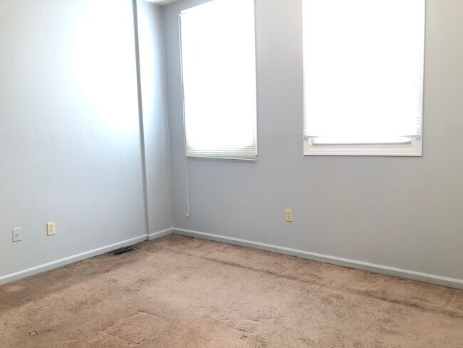 Building Photo - 51 E 21st St