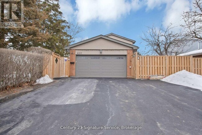 Building Photo - 6357 Neuchatel Rd