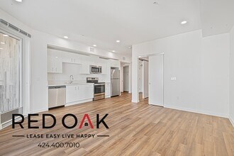 Building Photo - 1860 N Western Ave