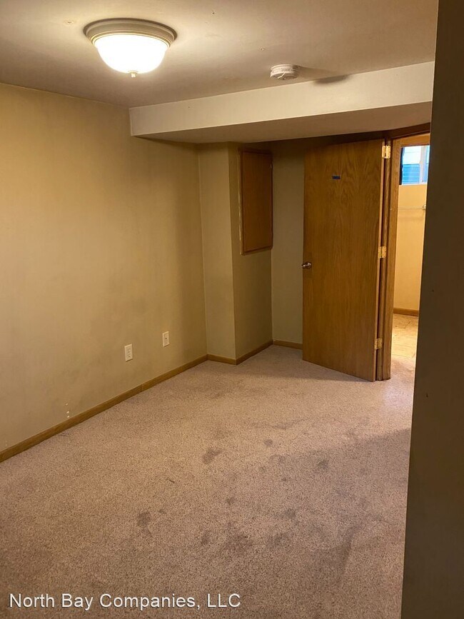 Building Photo - 5 br, 2 bath House - 2526 Como Ave SE