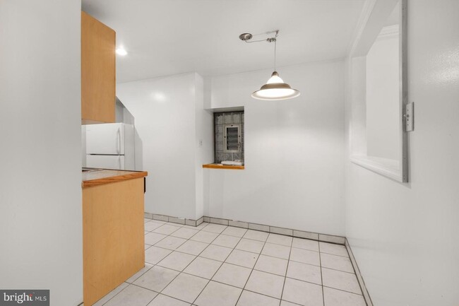 Building Photo - 3347 Conrad St