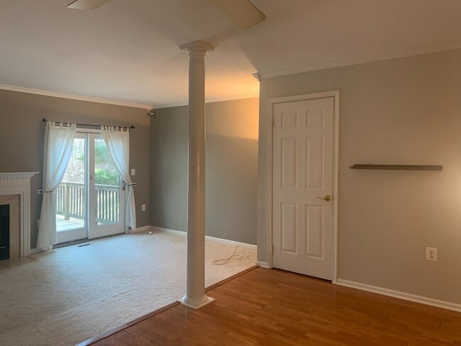 Building Photo - Coming Soon - Lovely Three Level Updated Townhouse!