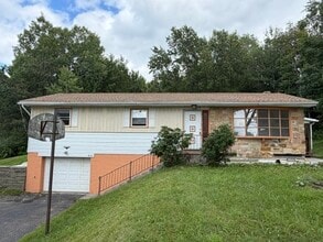 Building Photo - 610 N Rd