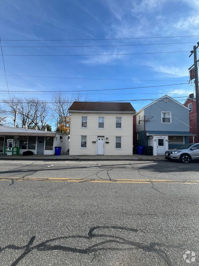 Building Photo - 814 S Potomac St