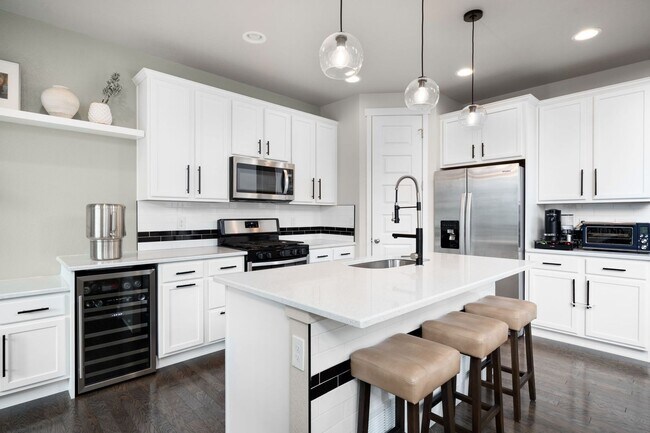 Foto del edificio - Spacious 5BD, 4.5BA Denver Home with Finis...