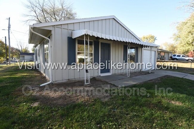 Foto del edificio - 3310 Iroquois Ln
